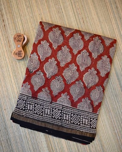 NOOR — Rust Paisley